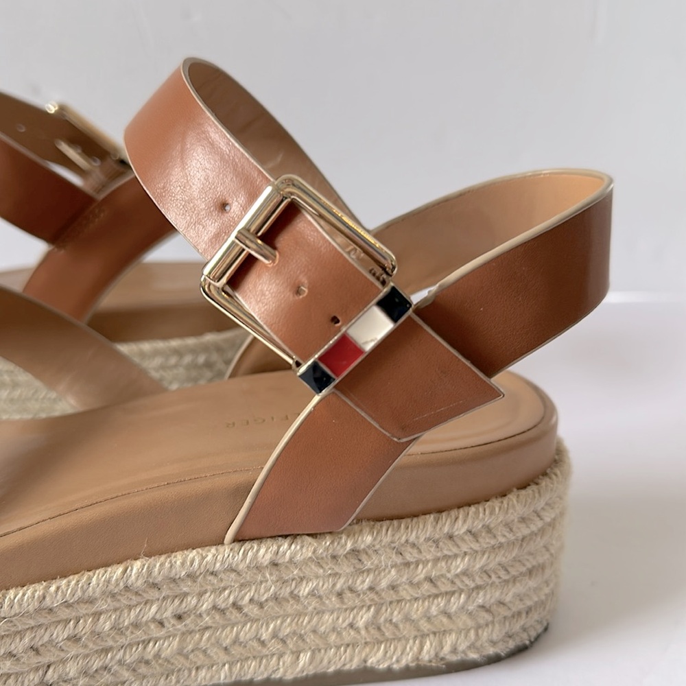 Tommy Hilfiger Espadrille Wedge Sandals 8.5 Tan Brown Gold White Buckle Logo - Picture 4 of 10